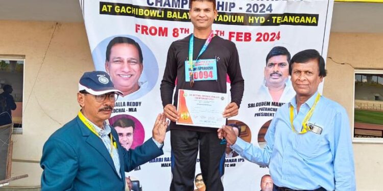 राष्ट्रीय मास्टर एथलेटिक्स चैंपियनशिप हैदराबाद में शकील खान व रवीश बोहरे ने फहराया परचम, जीता गोल्ड मैडल