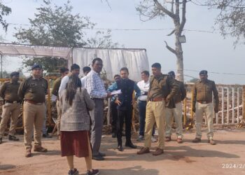 *कलेक्टर श्री सिंह ने बैरागढ़ के दुर्घटना स्थल का निरीक्षण किया*