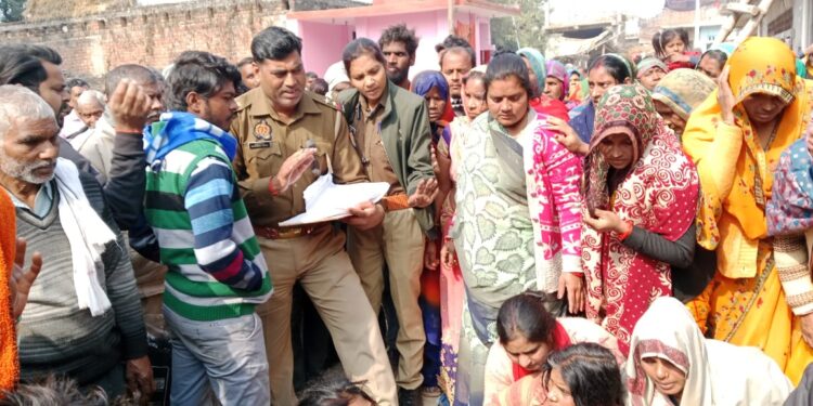 सड़क हादसे के बाद पति-पत्नी की मौत पर परिवार में मचा कोरमा गांव में पसरा सन्नाटा