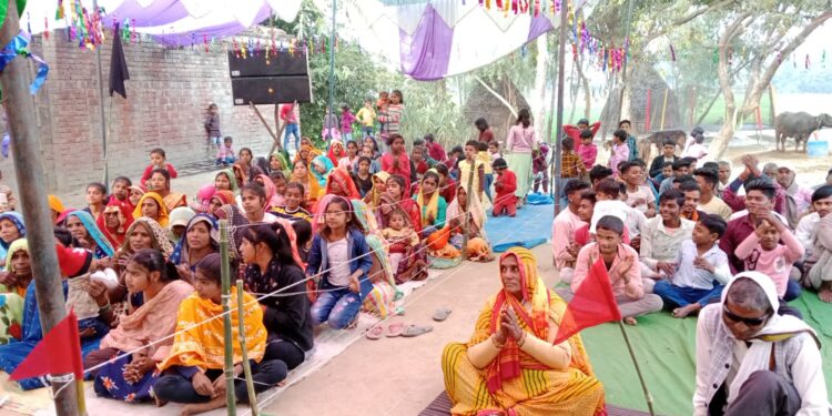 अवध में जन्मे रघुराई घर-घर बज रही बधाई