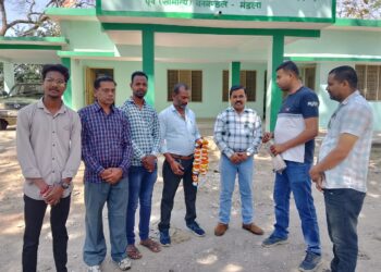 *पत्रकार संघ अंजनियां नें किया,वन कर्मचारी संघ के नवनिर्वाचित जिला अध्यक्ष बाल सिंह ठाकुर का सम्मान*