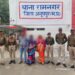 अवैध सम्बंधों के कारण मारपीट और अपमानित करने से प्रताडित होकर महिला द्वारा फांसी लगाने के मामले में 5 आरोपियो पर आत्महत्या के लिये दुष्प्रेरण का अपराध दर्ज 3 आरोपी गिरफ्तार देखे VIDEO