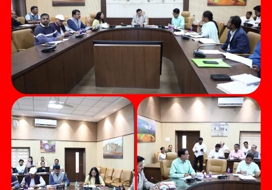 कलेक्टर श्री सिंह ने ली समय सीमा की बैठक पीएम जनमन अभियान के क्रियान्वयन में लापरवाही नहीं की जायेगी स्वीकार- कलेक्टर श्री सिंह समय सीमा के प्रकरणों और विभिन्न आयोगों से प्राप्त पत्रों का समय सीमा में करें निराकरण- कलेक्टर श्री सिंह