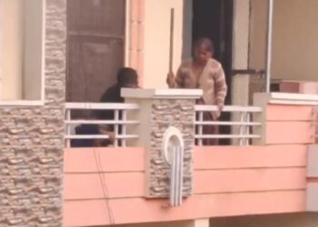 बेटा-बहू या नरपिशाच वायरल VIDEO