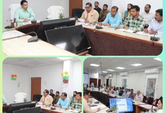कलेक्टर श्री प्रसाद की अध्यक्षता में खाद्य नागरिक आपूर्ति विभाग की बैठक संपन्न  प्रत्येक उचित मूल्य दुकान में तौल कर ही खाद्यान्न उपलब्ध करावेंः कलेक्टर