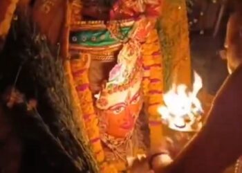बाबा महाकाल का सरस्वती रूप में श्रृंगार, सरसों के पीले पुष्प अर्पित उज्जैन बसंत पंचमी पर देखे VIDEO