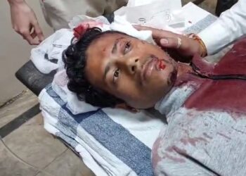 जबलपुर के कोतवाली थाना अंतर्गत चेरिताल इलाके में दो युवको परचाक़ू और तलवार मारकर घायल कर दिया.
