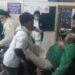 वायरल वीडियो सतना का है जिसे देखकर आमिर ख़ान की थ्री इडियट याद आ जायेगी, सतना ज़िला अस्पताल में अस्पताल का कर्मचारी बाइक पर ही मरीज़ को लेकर ओपीडी के अंदर पहुँचा देखे VIDEO
