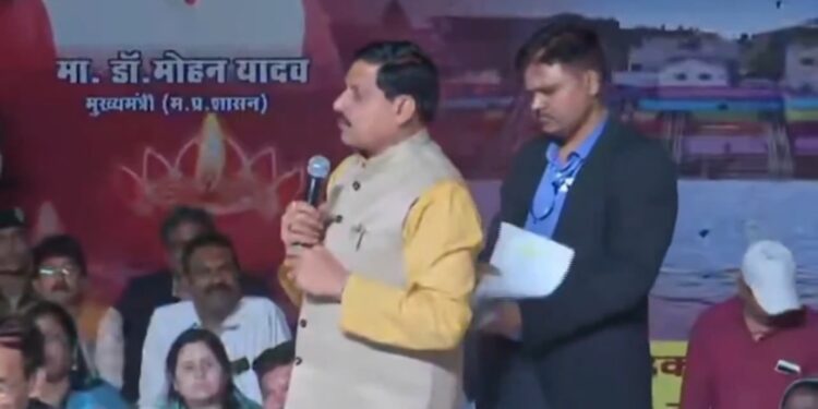एक बूंद भी गंदा पानी मां नर्मदा में ना मिले, ये हमारा सबका संकल्प है” मुख्यमंत्री डॉ. मोहन यादव ने मां नर्मदा जयंती के अवसर पर आज नर्मदापुरम में आयोजित महोत्सव में नर्मदा नदी में नालों के मिलने वाले गंदे पानी को रोकने हेतु निर्माण कार्यों के लिए 15 करोड़ की राशि देने की घोषणा की।