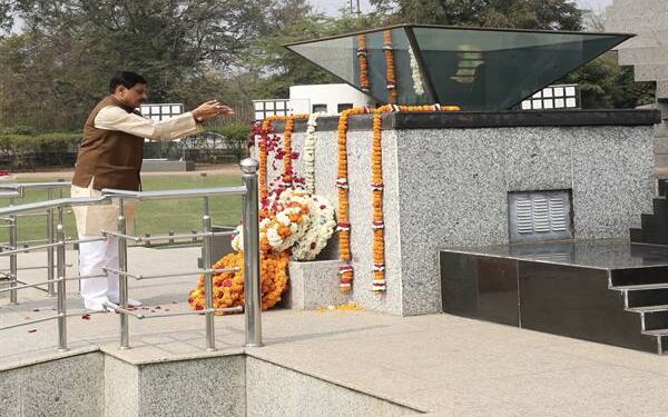 मुख्यमंत्री डॉ. यादव ने पुलवामा हमले की बरसी पर श्रद्धांजलि अर्पित की