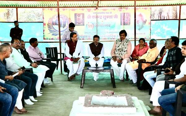 बद्रीनाथ धाम एवं हरिद्वार में श्रृद्धालुओं के लिये आश्रम, धर्मशाला का होगा निर्माण – उप मुख्यमंत्री श्री शुक्ल