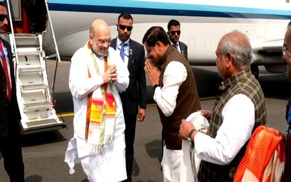 केंद्रीय गृह एवं सहकारिता मंत्री श्री शाह का ग्वालियर विमानतल पर मुख्यमंत्री डॉ. यादव ने किया स्वागत