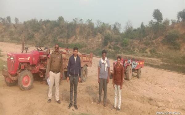 खनिज रेत के अवैध उत्‍खनन पर दो ट्रैक्टर ट्राली जप्त
