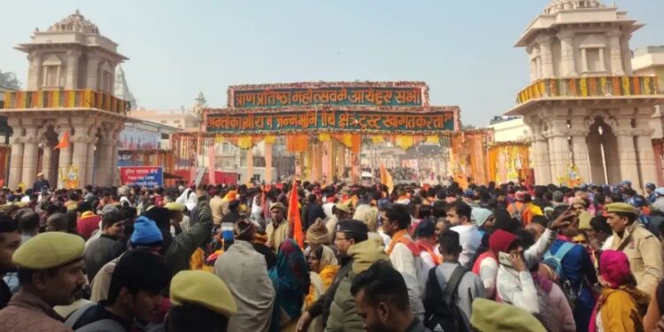राम मंदिर में बढ़ते सैलाब से दान का लगा ढेर, 11 दिन में 11 करोड़ रुपए का दान