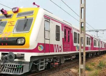 ट्रेन टिकट कैंसल करने के बाद अटक गया है वापसी तो ऐसे चेक करें कि खाते में कब आएगा पैसा