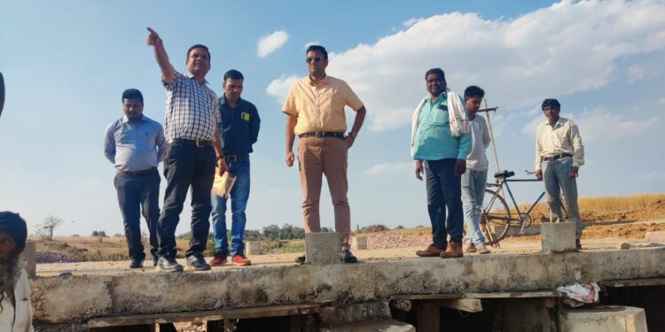 *पर्यटन हट और स्टॉपडैम का औचक निरीक्षण कर निर्माण कार्यों की प्रगति का लिया जायजा* *गुणवत्ता पूर्ण निर्माण कर शीघ्र पूर्ण कराए जाने के अधिकारियों को दिए निर्देश* *सीईओ श्री गेमावत*