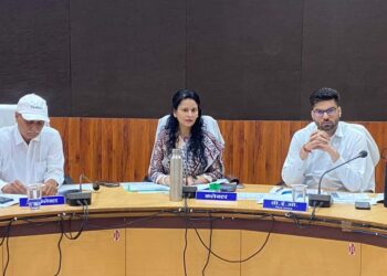 फील्ड विजिट करें तथा अधीनस्थ कार्यालयों का निरीक्षण करें अधिकारी – डॉ. सिडाना  समय-सीमा एवं विभागीय समन्वय समिति की बैठक में कलेक्टर के निर्देश