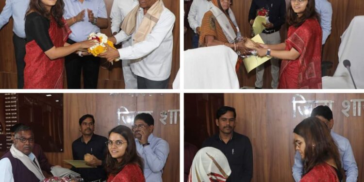 सत्रह सेवानिवृत्त शासकीय सेवकों को कलेक्टर ने पीपीओ वितरित किए