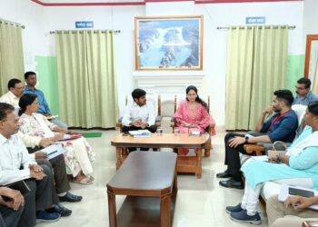 निर्वाचन की विश्वसनीय कायम रखने अभ्यर्थियों के व्यय की सजग मॉनिटरिंग आवश्यक – नाडिग विश्वास  व्यय प्रेक्षक ने ली सहायक प्रेक्षक तथा नोडल अधिकारियों की बैठक