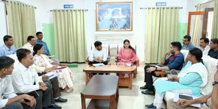 निर्वाचन की विश्वसनीय कायम रखने अभ्यर्थियों के व्यय की सजग मॉनिटरिंग आवश्यक – नाडिग विश्वास व्यय प्रेक्षक ने ली सहायक प्रेक्षक तथा नोडल अधिकारियों की बैठक
