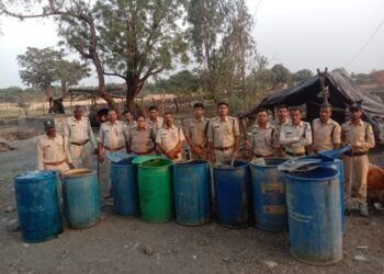7500 कि.ग्रा. लाहन एवं 25 लीटर हाथ भट्टी मदिरा जप्त कर 05 प्रकरण पंजीबद्ध