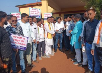 *किसानो ने मांगा एक मुश्त बोनस, ट्रेक्टर मार्च कर तहसील कार्यालय को घेरा*