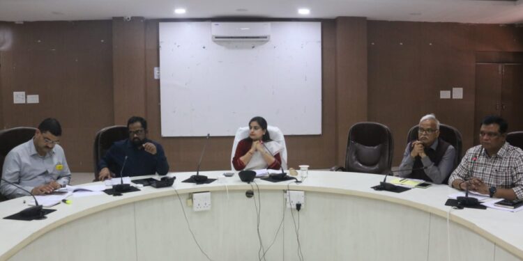 कर्मचारियों एवं किसान संघ के प्रतिनिधियों के बीच संवाद व सहयोग से हो किसानों की समस्या का समाधान:कलेक्टर सोनिया मीना