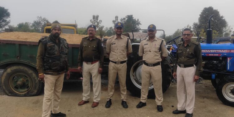 अवैध रूप से रेत परिवहन करते हुए दो ट्रैक्टर ट्राली वाहन पर बरही पुलिस के द्वारा कार्यवाही की गयी ।