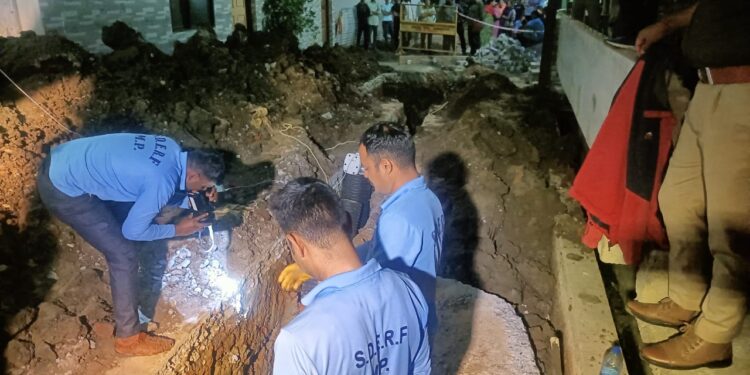 सीवरेज पाइपलाइन बिछाने के दौरान श्रमिक की मृत्यु मामले में ठेका कंपनी सहित अधिकारियों की गंभीर लापरवाही उजागर,कलेक्टर सोनिया मीना ने जांच रिपोर्ट आयुक्त नगरीय प्रशासन भोपाल को भेजी, अकुशल श्रमिक का मामला उजागर….!