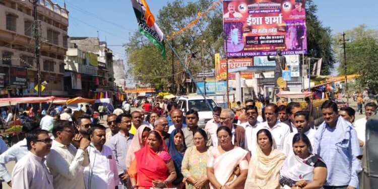 नगर पालिका परिषद पर अनियमितता सहित फिजूल खर्ची को लेकर विपक्ष ने मांगा स्पष्टीकरण,सीएमओ के नाम सौंपा ज्ञापन,सार्वजनिक स्थानों पर रखी गई सीमेंट की बैंचो को बताया घटिया,दोगुना कीमत भुगतान का लगाया गंभीर आरोप,बैंचो की मांगी पूरी जानकारी.!मचा हड़कंप….