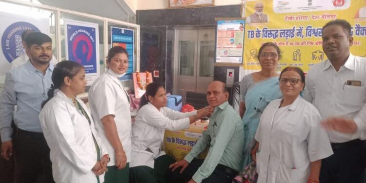 जिले में एडल्ट बीसीजी टीका अभियान का सांसद एवं अधिकारियों ने किया शुभारंभ, देश को क्षय रोग मुक्त बनाने हेतु 415 नागरिकों को लगा बीसीजी टीका..