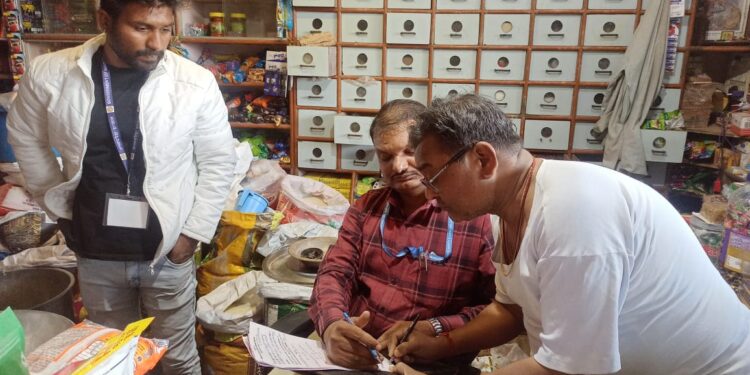 कलेक्टर सोनिया मीना के निर्देश पर खाद्य एवं औषधि प्रशासन के विभागीय जांच दल द्वारा नगर में खाद्य प्रतिष्ठानों,निर्माता सहित विक्रेताओं की जा रही सघन जांच,शहर की प्रतिष्ठित होटल में पाई गई गंदगी,साफ सफाई संबंधी दिए निर्देश…