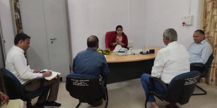 क्षेत्र में विकास कार्यों की समीक्षा के लिए बैठक आयोजित,पचमढ़ी हमारी धरोहर स्थल,प्रशासन तथा स्थानीय लोगों का समन्वय क्षेत्र को विकसित करने के लिए आवश्यक:कलेक्टर सोनिया मीना