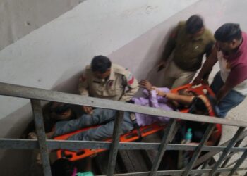 तहसीलदार से परेशान होकर किसान ने खाया जहर किसान की पत्नी का आरोप 