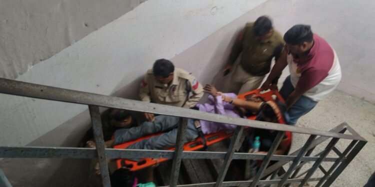 तहसीलदार से परेशान होकर किसान ने खाया जहर किसान की पत्नी का आरोप 