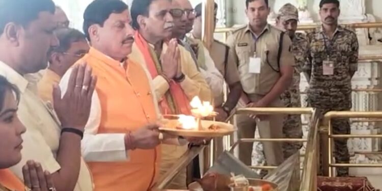 *जबलपुर से सीधे धर्मनगरी डोंगरगढ को जोड़ने रेल सुविधा की मांग*