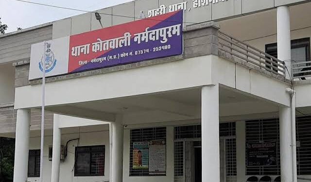 नाम का दुरुपयोग कर फर्जी हस्ताक्षर युक्त पत्र से विरोधियों द्वारा फसाने की हो सकती है साजिश,आईजी,एसपी सहित एसडीओपी को दिया आवेदन, नपा सीएमओ को भेजे गए धमकी भरे पत्र की जांच होकर वास्तविक दोषियों पर हो कार्रवाई : राहुल बाथरे