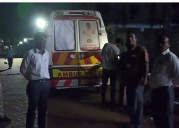 रीठी आदर्श आचार संहिता लगते ही प्रशासन ने उतारे होर्डिंग और बैनर,,