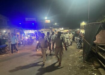 रहटगांव थाना पुलिस विभाग द्वारा ग्राम में निकाला फ्लैग मार्च