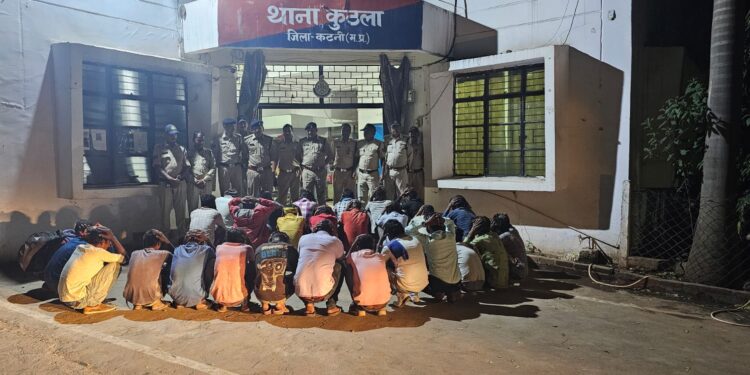*नशेड़ियों को बस में भर लाई कुठला पुलिस*