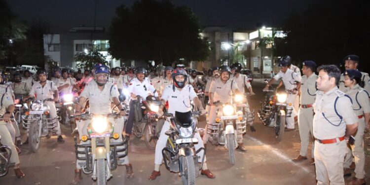 *पुलिस अधीक्षक  अभिजीत कुमार रंजन द्वारा मतदाता जागरूकता रैली को दिखाई हरी झंडी*