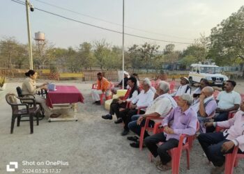 *सलेहा थाना में होली एवं रमजान त्योहारों के चलते शांति समिति की बैठक हुई सम्पन्न*,  *सलेहा थाना प्रभारी ने शांति व सौहार्द के साथ त्‍योहार मनाने को लेकर की अपील*