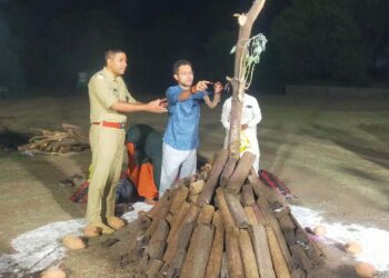 कलेक्टर और पुलिस अधीक्षक नें की होली का पूजा