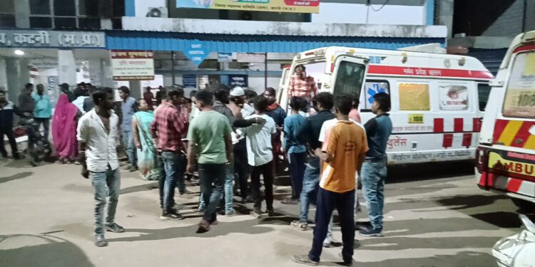 कोतवाली गांधी गंज मे हुई चाक़ू वरदात के 3 आरोपी पुलिस की गिरफ्त मे एक फरार