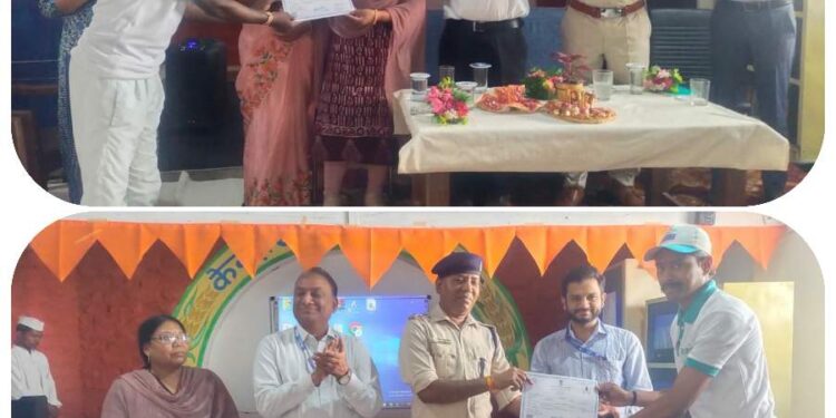 केन्द्रीय जेल नर्मदापुरम के 15 दंडित बंदी को सिलाई प्रशिक्षण उपरान्त समापन के अवसर पर ग्रामीण विकास मंत्रालय भारत सरकार का प्रामाण पत्र प्रदाय किया गया।