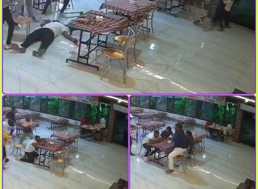 अति भयावह  होटल में एक युवक की बेरहमी सै हत्या कर दी गई, पूरी वारदात सीसीटीवी फुटेज में रिकॉर्ड हो गई.