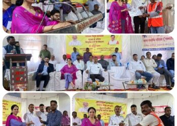 जनसेवा के भाव से अपने कर्तव्यों का निर्वहन करें  नवनियुक्त शासकीयकर्मियों को प्रदाय किए गए नियुक्ति पत्र  नगरपालिका सभाकक्ष में आयोजित किया गया स्वच्छता प्रेरणा समारोह