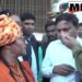 VIDEO भोपाल सांसद प्रज्ञा ठाकुर चली उमा भारती की राह पर, सीहोर जिले के खजुरिया गांव में तोड़ दिया शराब का अवैध ठेका, बच्चियों और युवतियों के साथ में चलाया हथौड़ा, ठेके का ताला तोड़कर शराब की बोतलें तोड़ीं, मौके पर मौजूद अफसर को भी जमकर खरी खोटी सुनाई