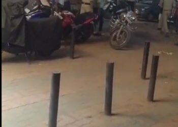 कटनी स्पा सेंटर में पुलिस की रेड आपत्तिजनक हालत में मिले युवक-युवती देखे VIDEO