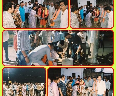 *अंबेडकर वार्ड को मिली लगभग एक करोड़ के विकास कार्यों की सौगात* *महापौर श्रीमती प्रीति संजीव सूरी निगम अध्यक्ष मनीष पाठक, स्थानीय पार्षद संतोष शुक्ला ने वार्ड के वरिष्ठ शकुंतला खरे से कराया भूमिपूजन*